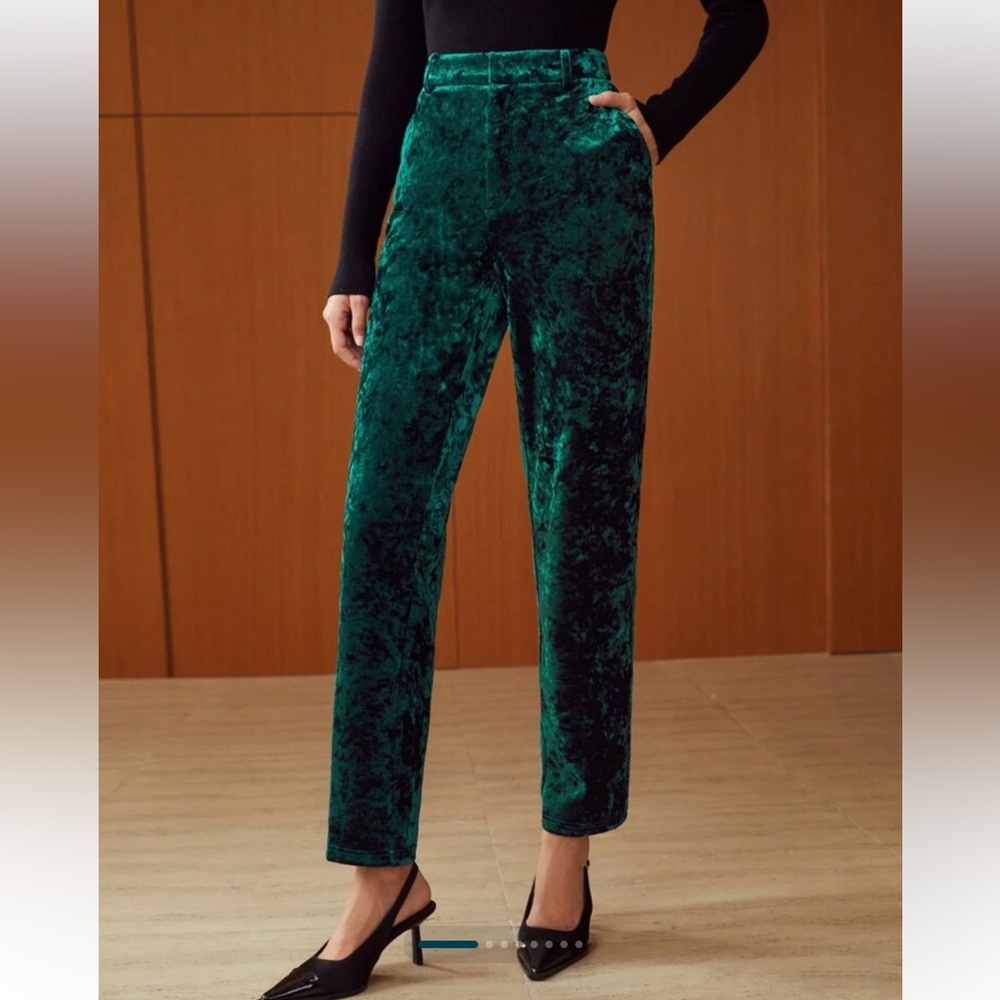 MOTF
High waisted
cropped crushed velvet suit pants with side pockets, - Picture 3 of 10
